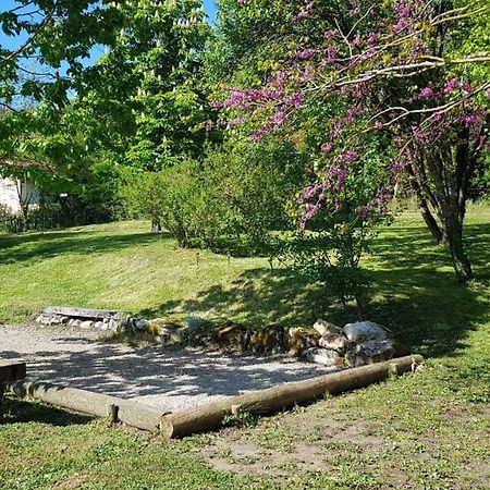 Les Tremieres Bed & Breakfast Saint-Paul-des-Fonts Eksteriør bilde