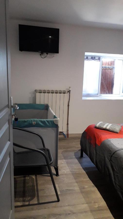 Les Tremieres Bed & Breakfast Saint-Paul-des-Fonts Eksteriør bilde