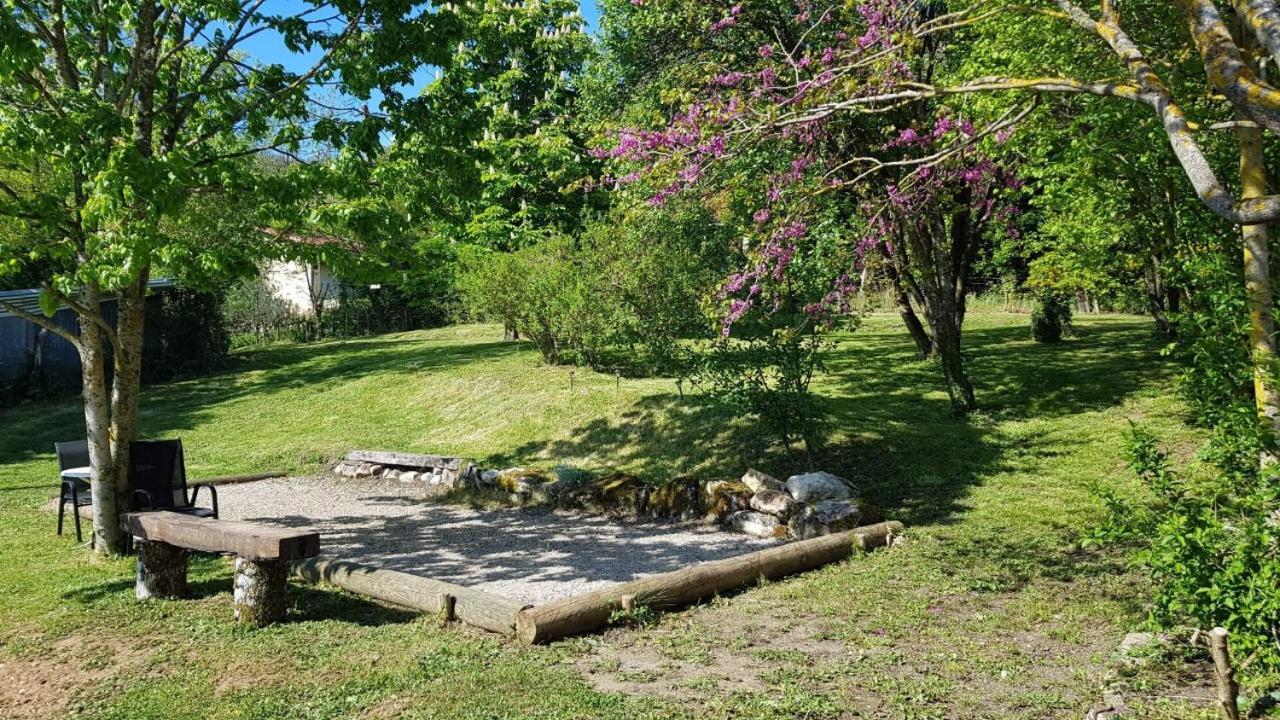 Les Tremieres Bed & Breakfast Saint-Paul-des-Fonts Eksteriør bilde